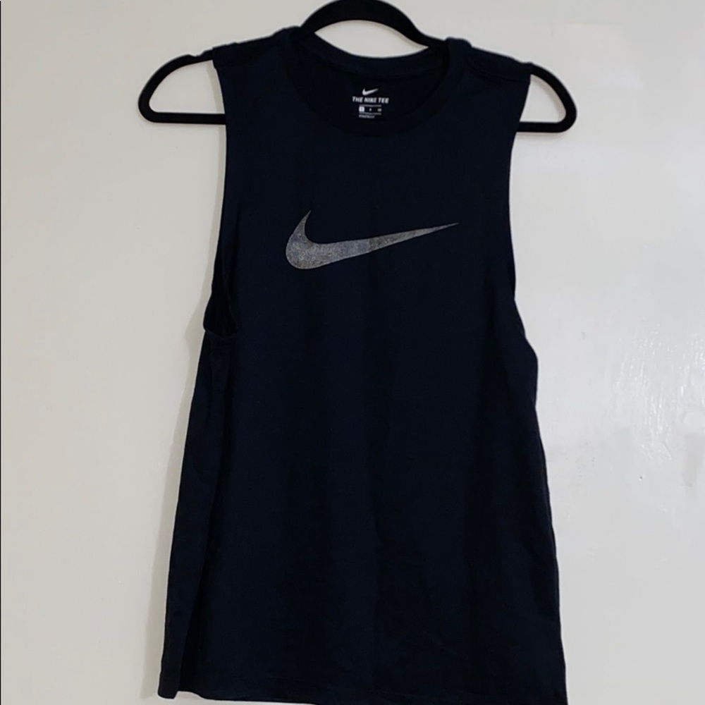 Women’s Nike running top